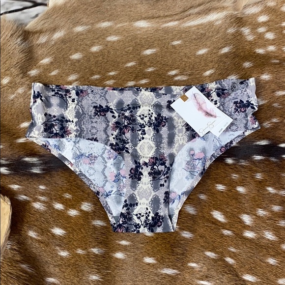 NWT Jessica Simpson Underwear Panty Size M - Picture 1 of 8